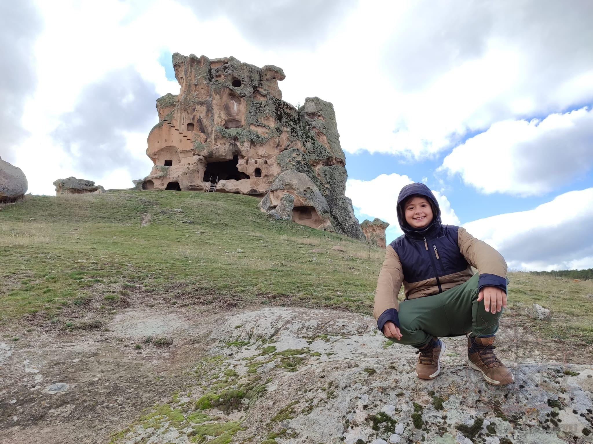 frig-vadileri-doğanlı-kale-deveboynu-kale00210